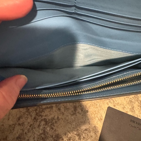 PRADA Saffiano Wallet NIB - Picture 8 of 16